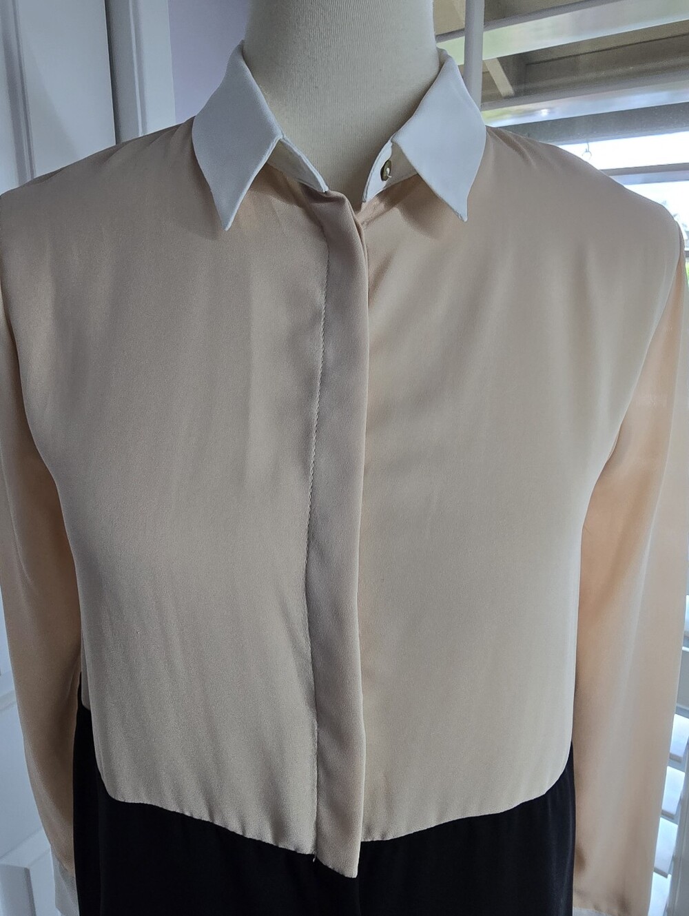 ZARA BASIC Colorblock Button-Front Blouse in Beige & Black, White Collar & Cuffs - Picture 3 of 12